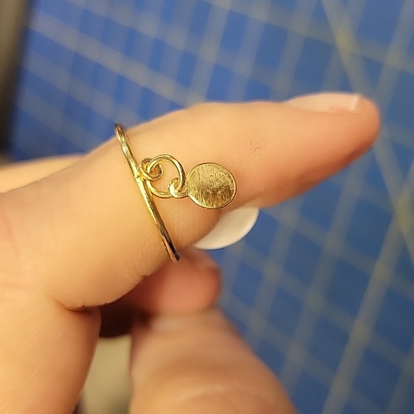 Circle Dangle Gold Tone Ring Size 6.5 - Picture 1 of 2